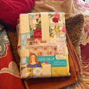 The Pioneer Woman Multicolor Floral Patchwork Bedding